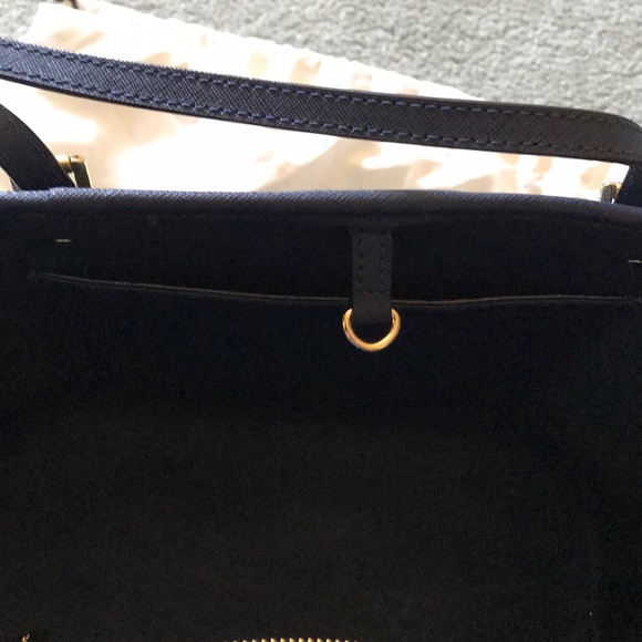 Michael Kors navy leather bag - Picture 6 of 8